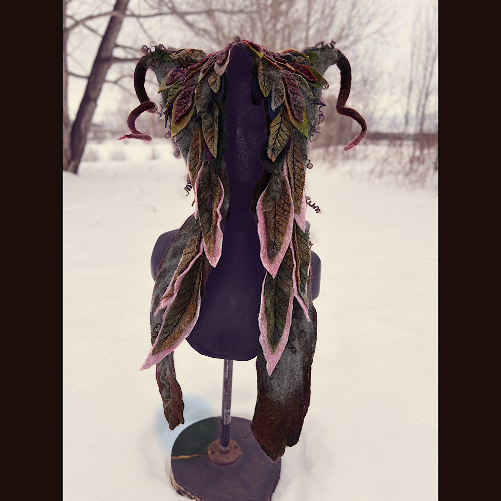 L’esprit des bois felted hood size 24” large