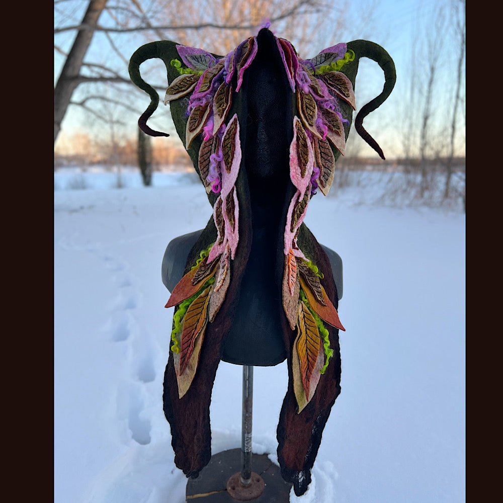 L’esprit des bois felted hood size 24” large