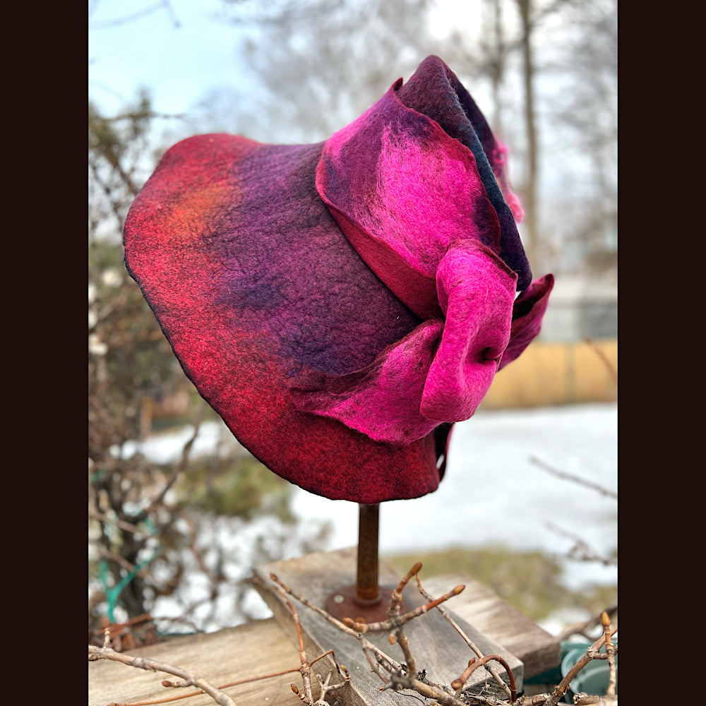 Felted top hat with bow 23” 1/2 medium