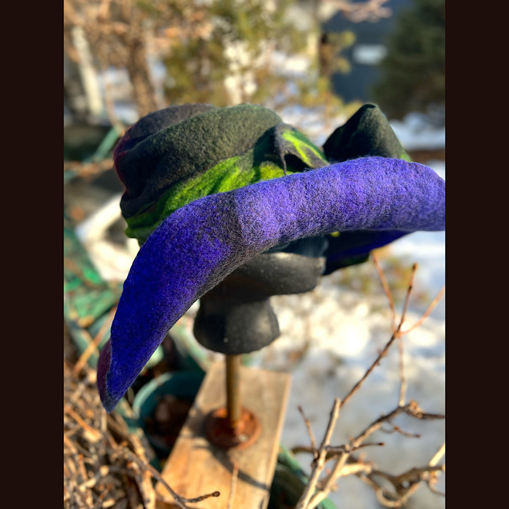 Felted top hat with bow 23” medium