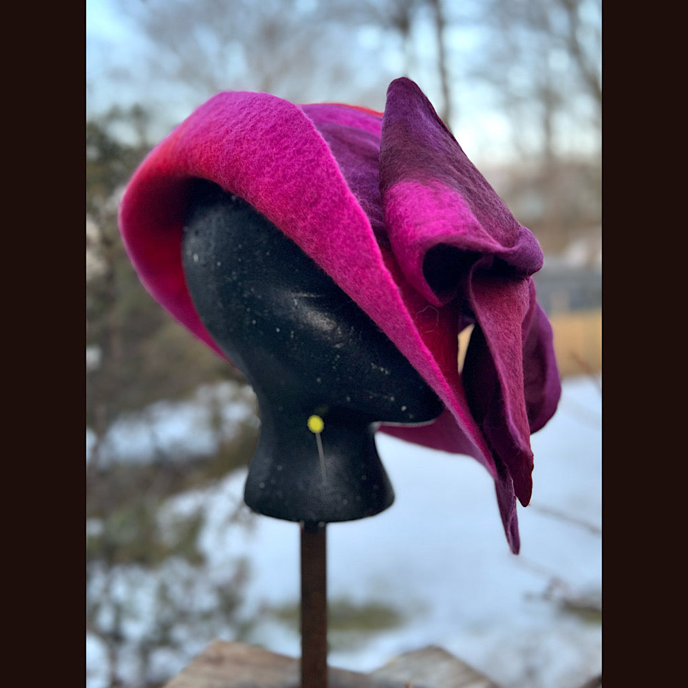 Felted top hat with bow 23” 1/2 medium