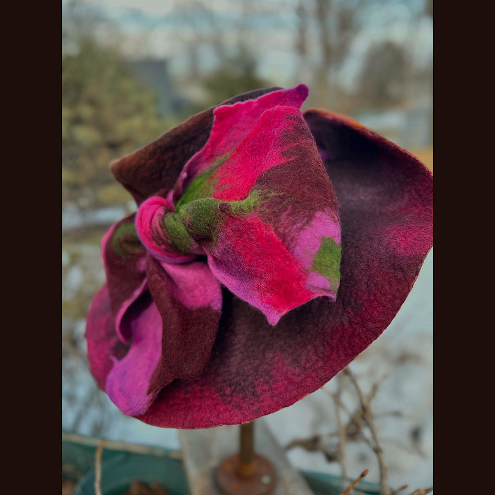 Felted top hat with bow 23” 1/2 medium