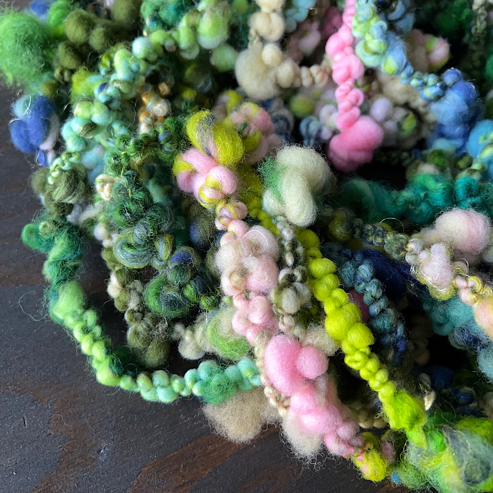 Boucle art yarn for weavers