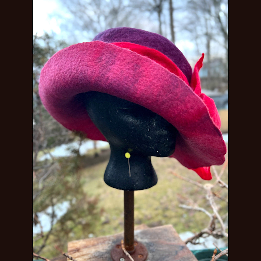 Felted top hat with bow 23” 1/2 medium