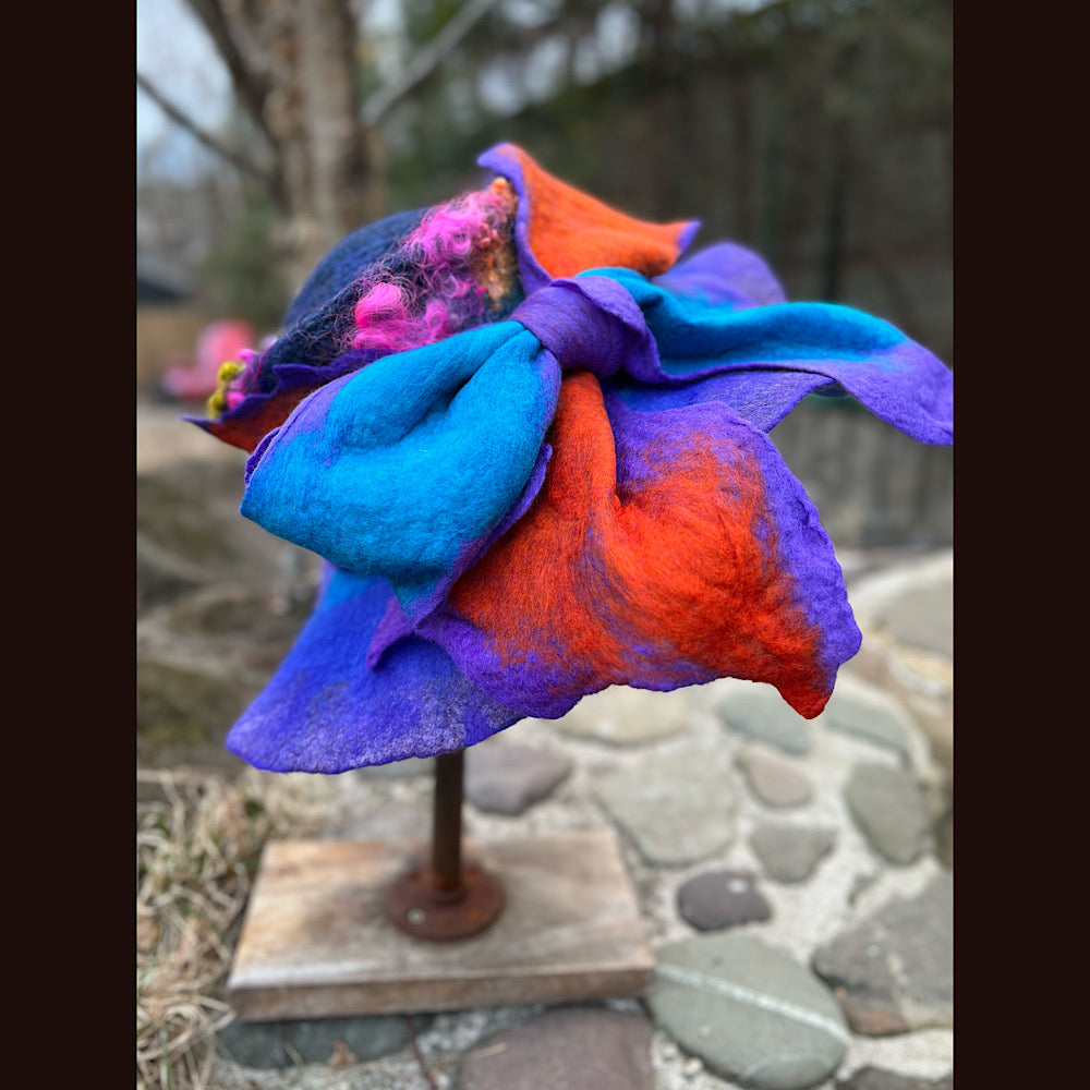 Felted top hat with bow and silk 23” 1/2 medium