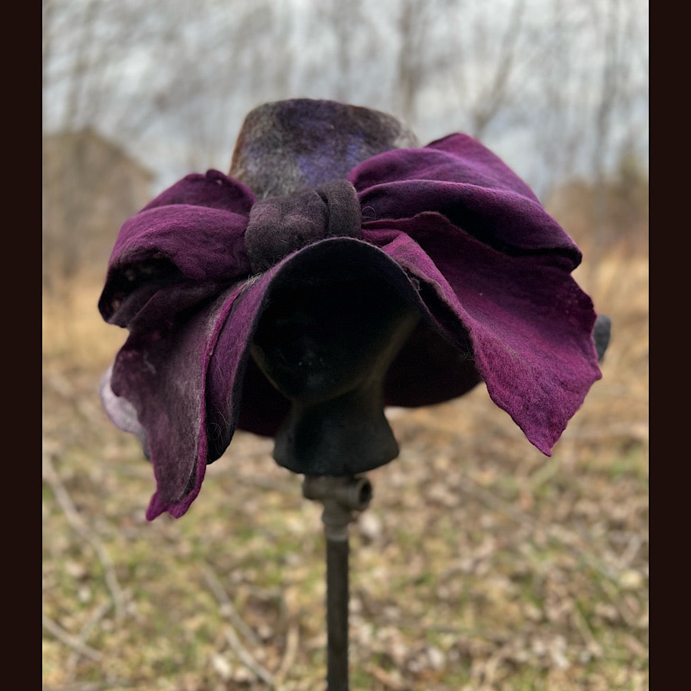 Large brim Felted hat with bow 23” 3/4 medium large
