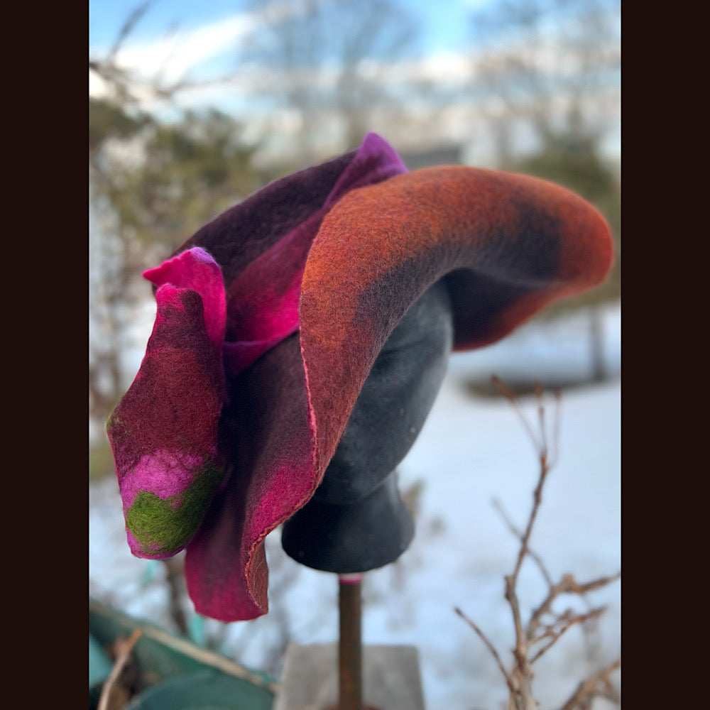 Felted top hat with bow 23” 1/2 medium