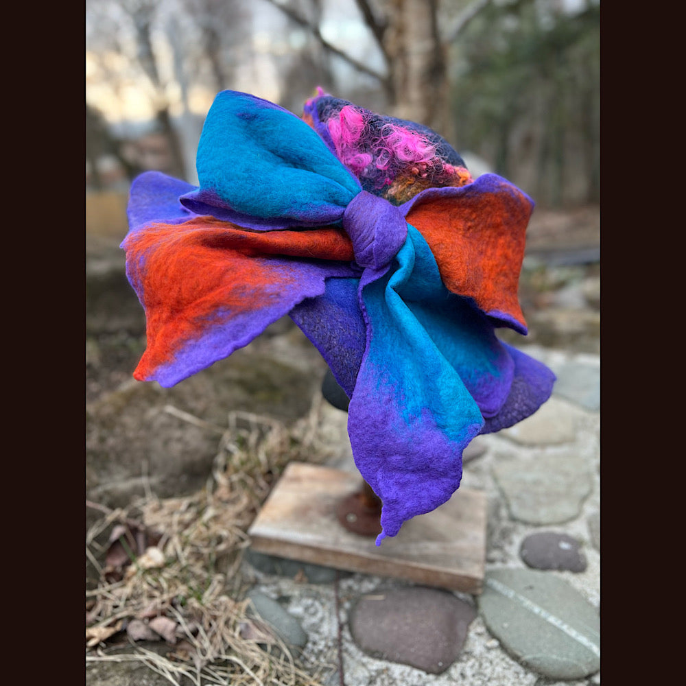 Felted top hat with bow and silk 23” 1/2 medium