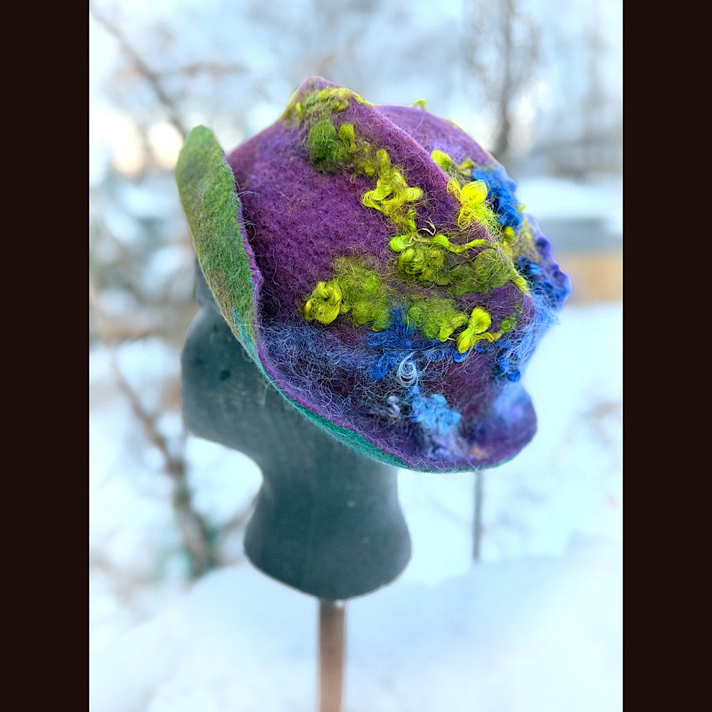 Handmade wool Felted hat 23” small medium