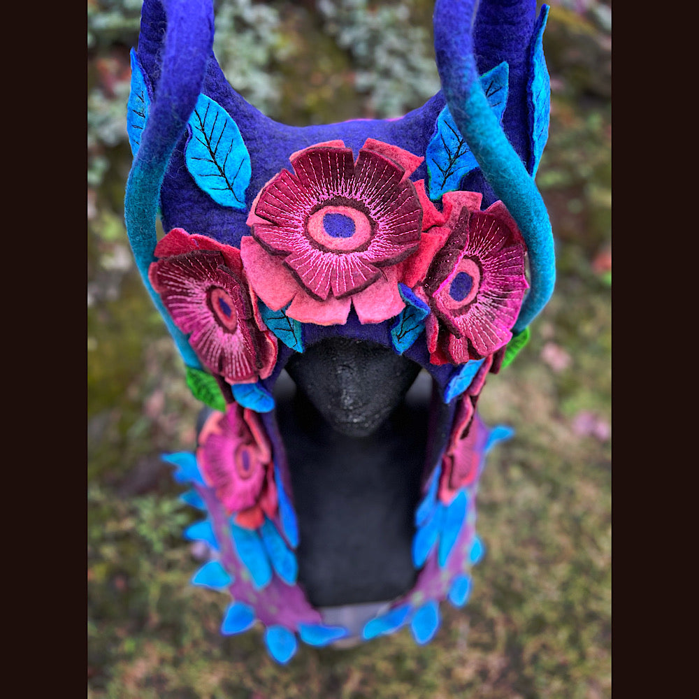 L’esprit des bois felted hood size medium