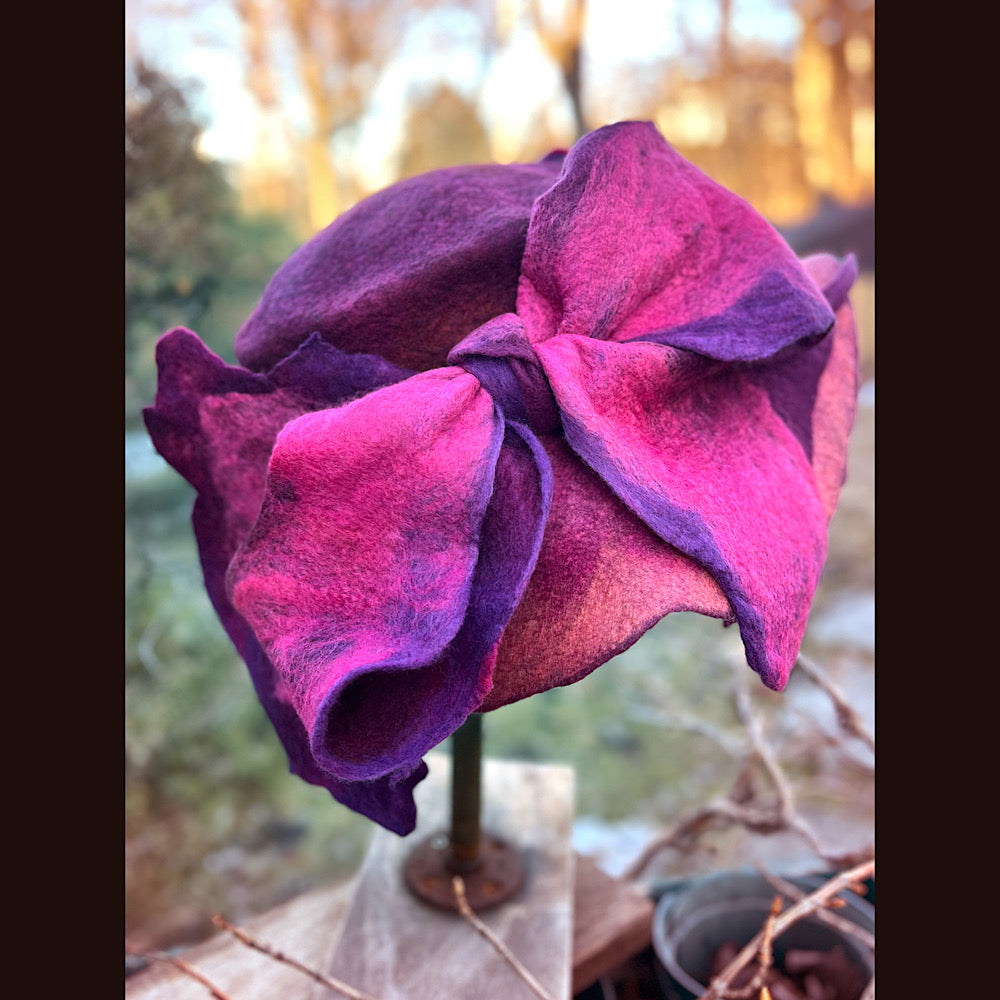 Felted top hat with bow 23” 1/2 medium