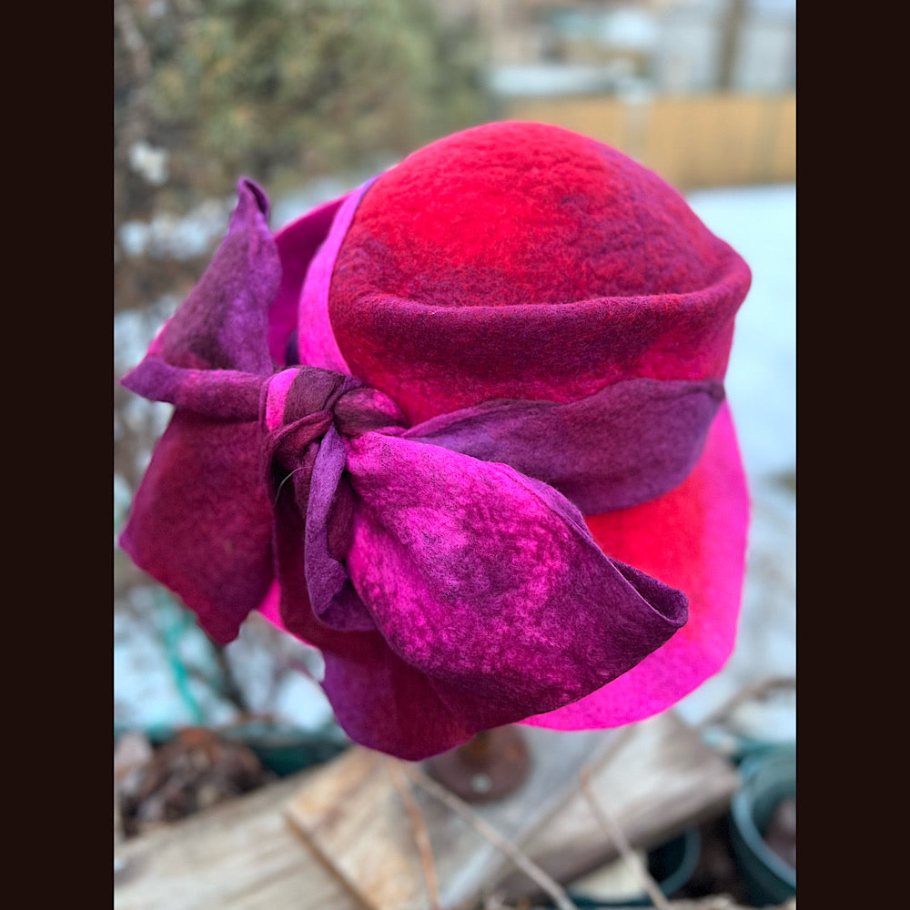 Felted top hat with bow 23” 1/2 medium