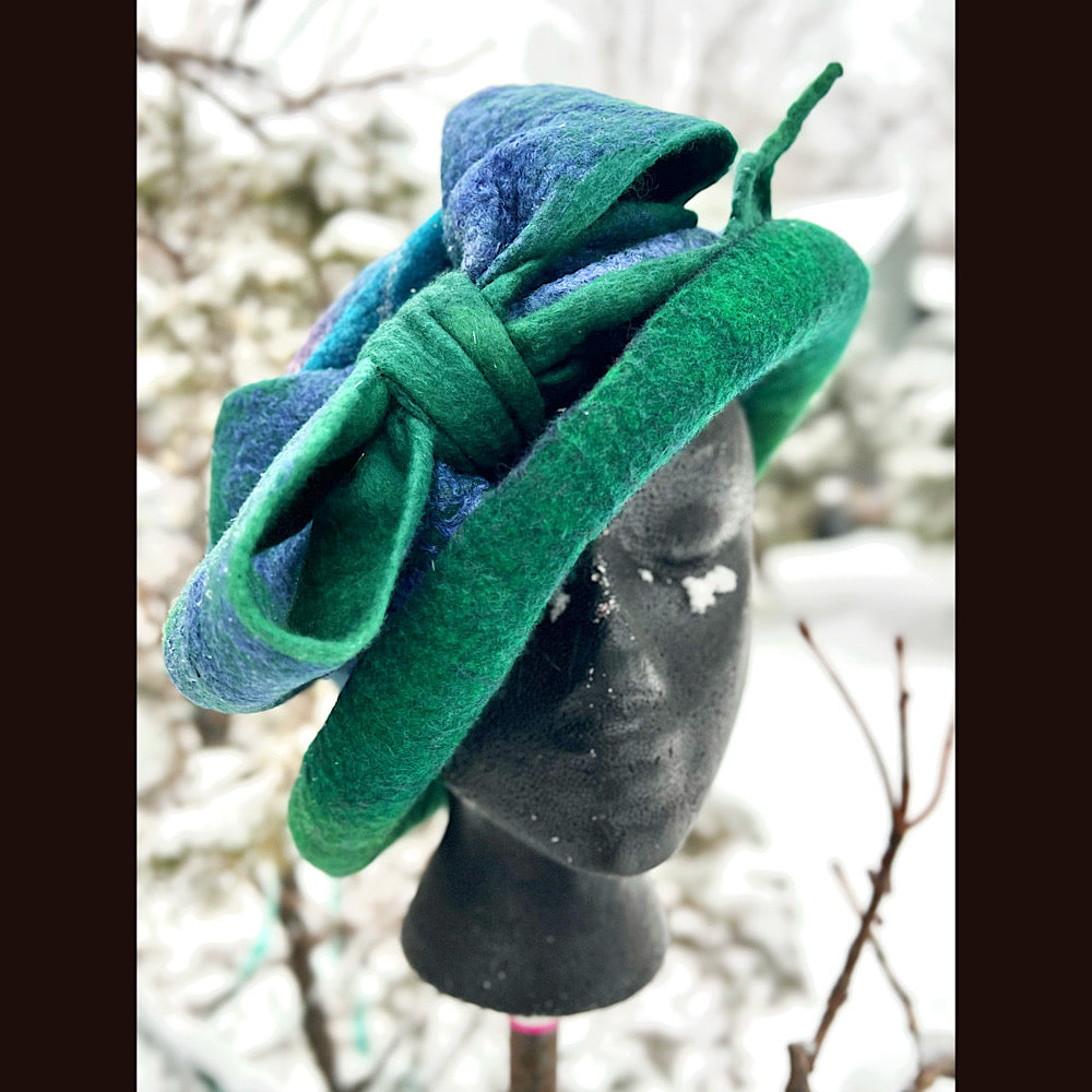 Felted top hat with bow 23” 1/2 medium
