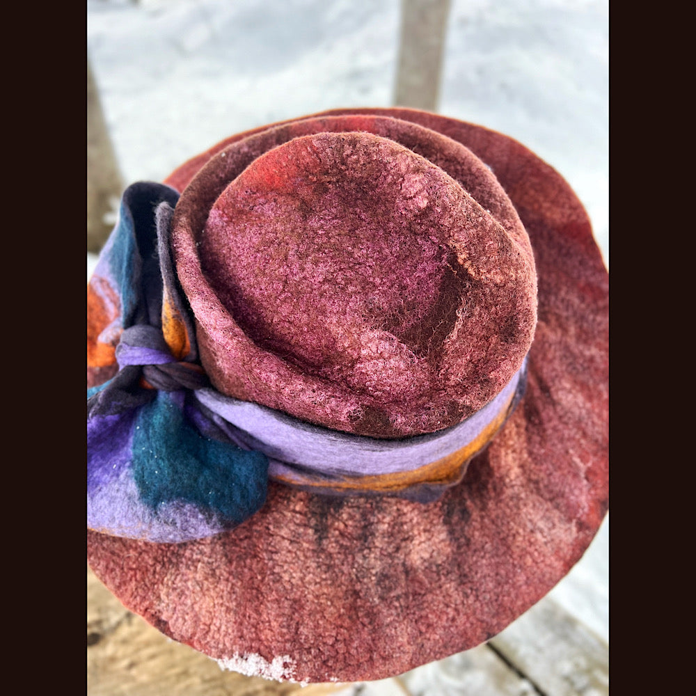 Felted top hat with bow 23” 1/2 medium