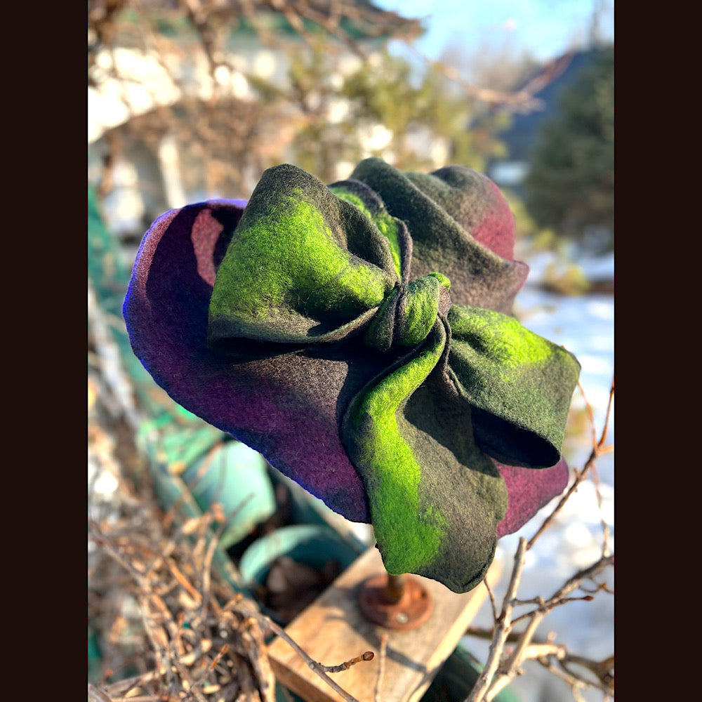 Felted top hat with bow 23” medium
