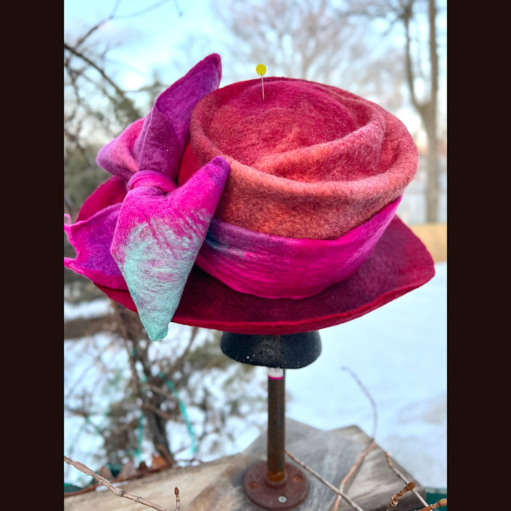 Felted top hat with bow 23” 1/2 medium