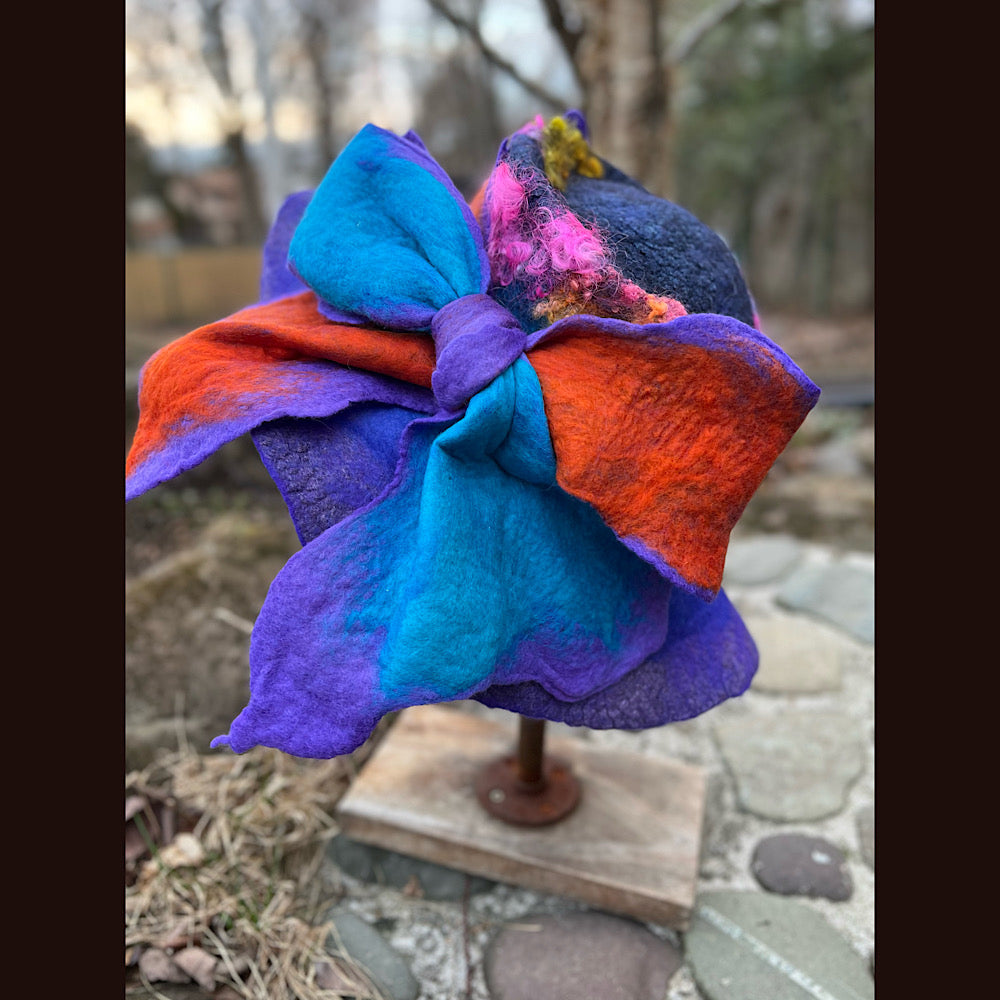 Felted top hat with bow and silk 23” 1/2 medium