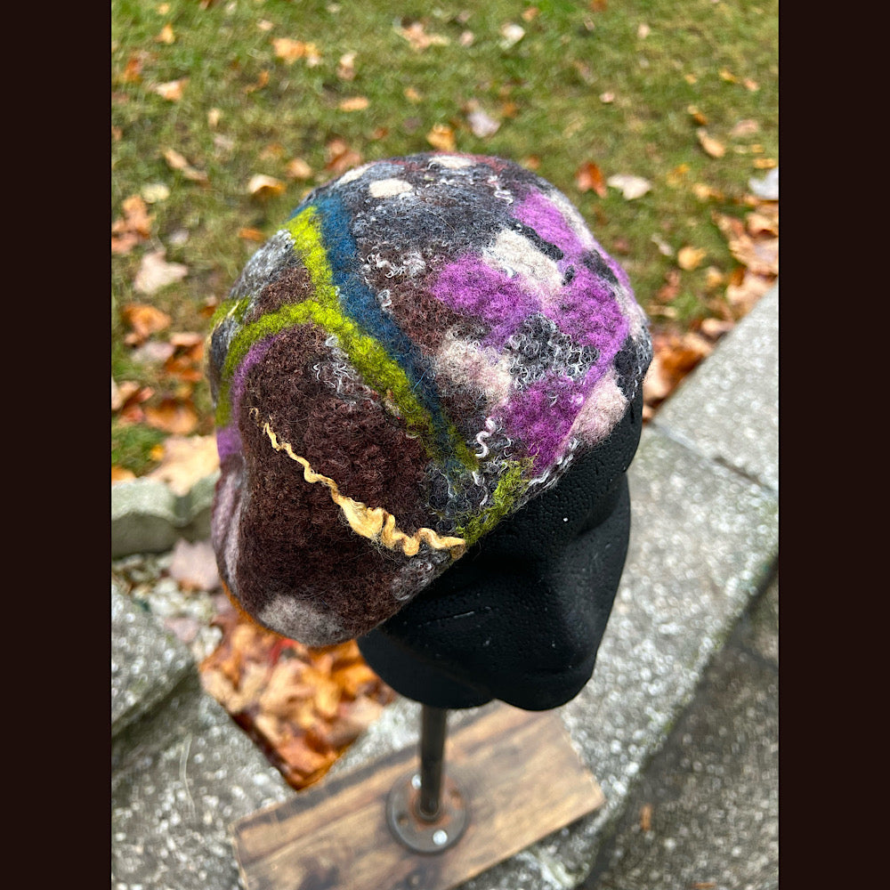 Felted hat beret size medium 23”