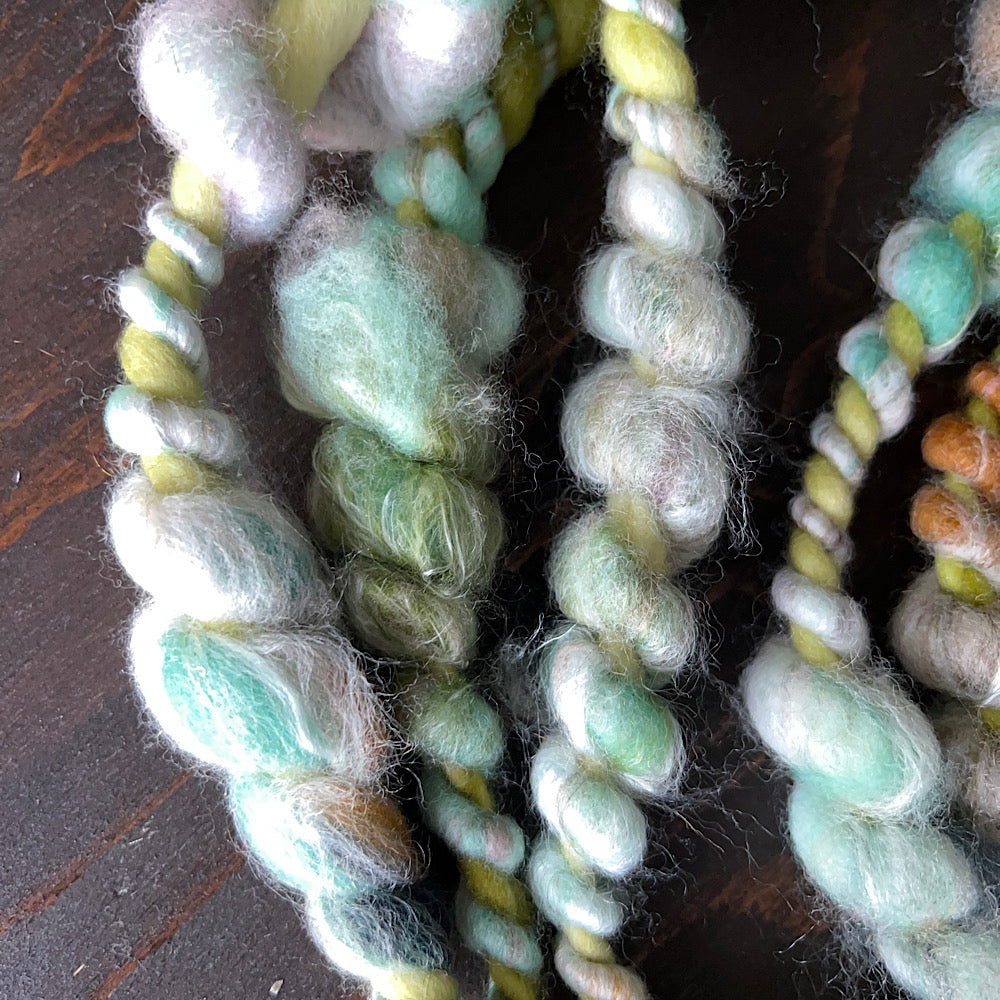 Jumbo spiral yarn for weaving