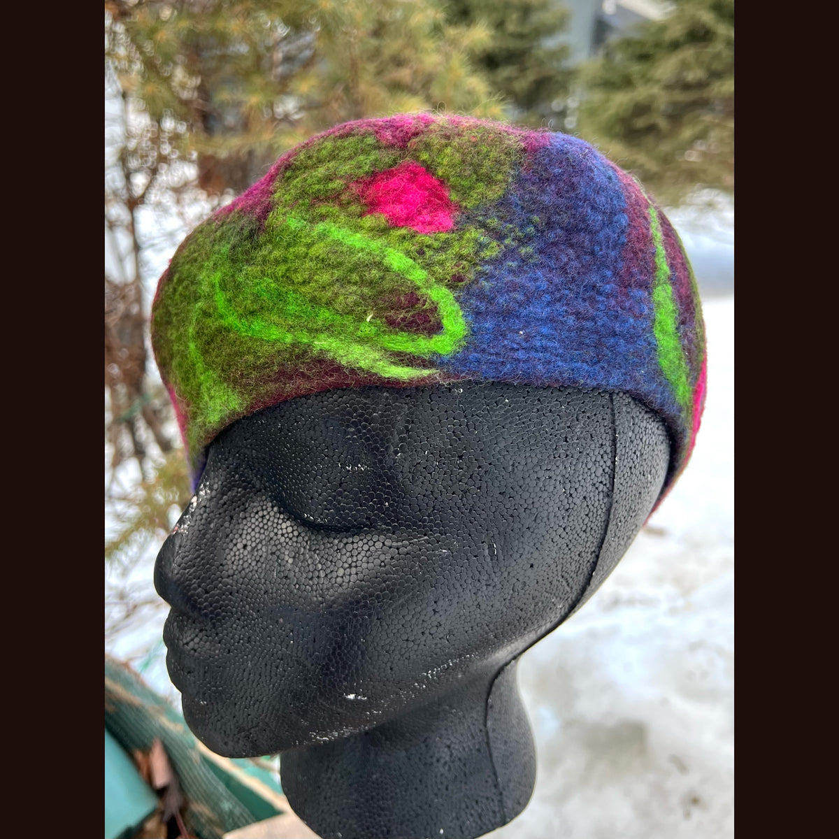 Felted beret 23”