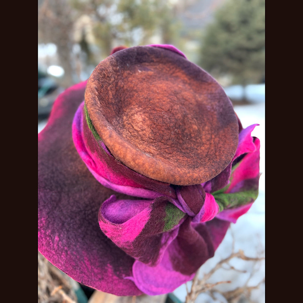 Felted top hat with bow 23” 1/2 medium