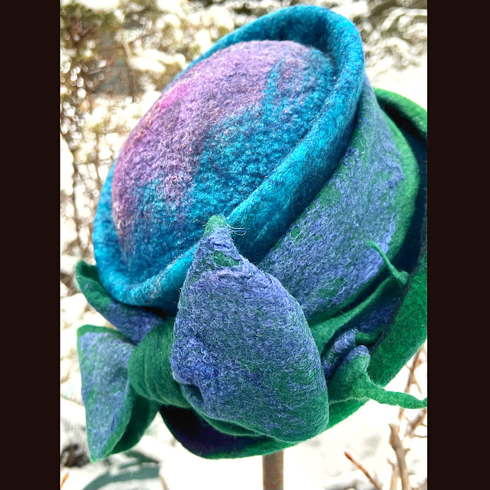 Felted top hat with bow 23” 1/2 medium