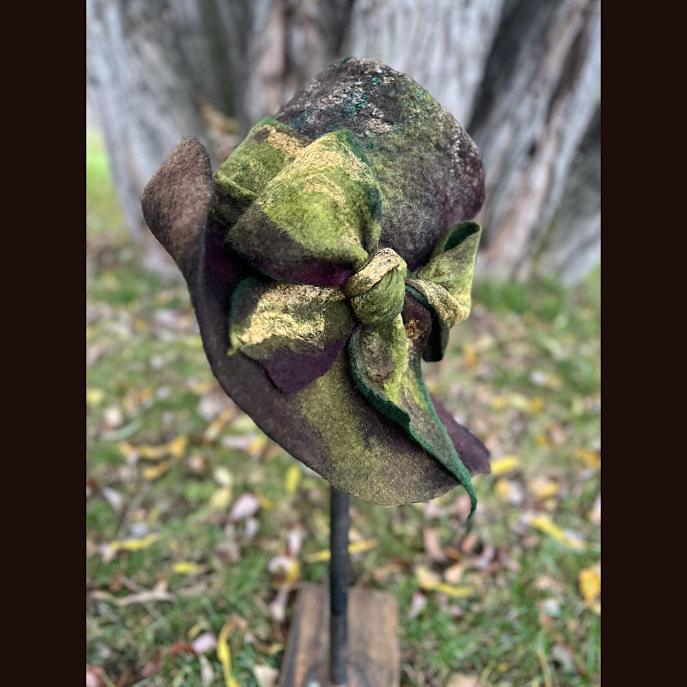 Felted top hat with bow 23” medium