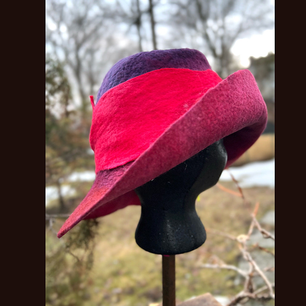 Felted top hat with bow 23” 1/2 medium
