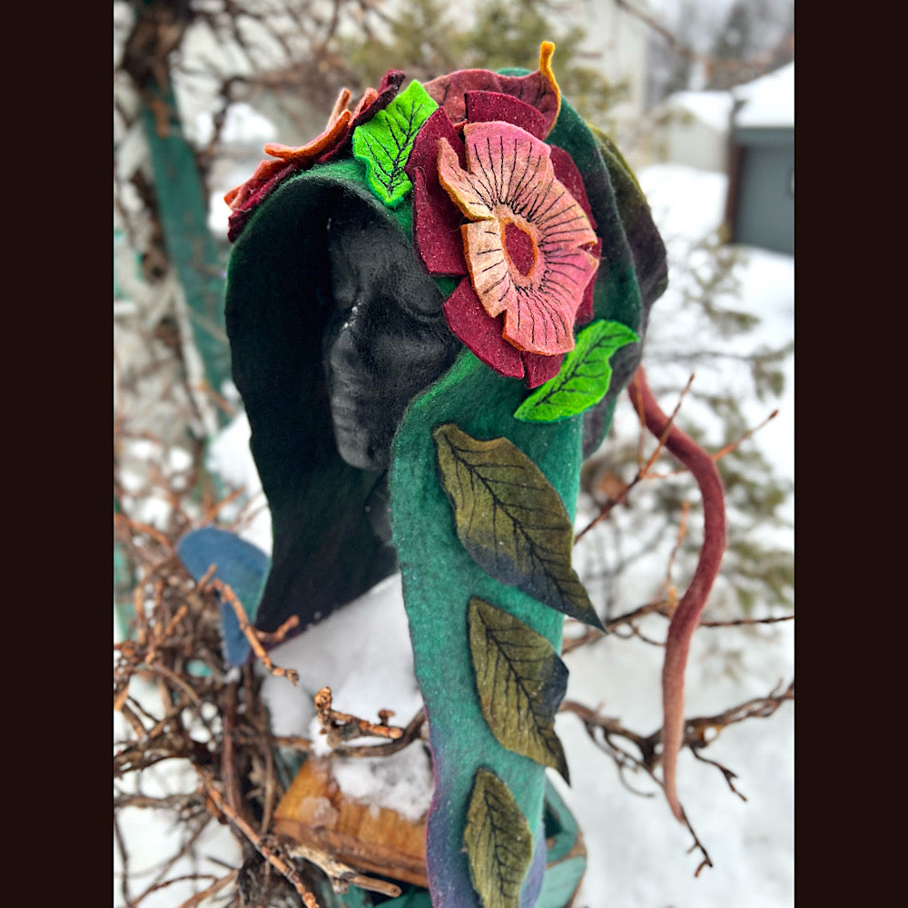 L’esprit des bois felted hood size 23” medium