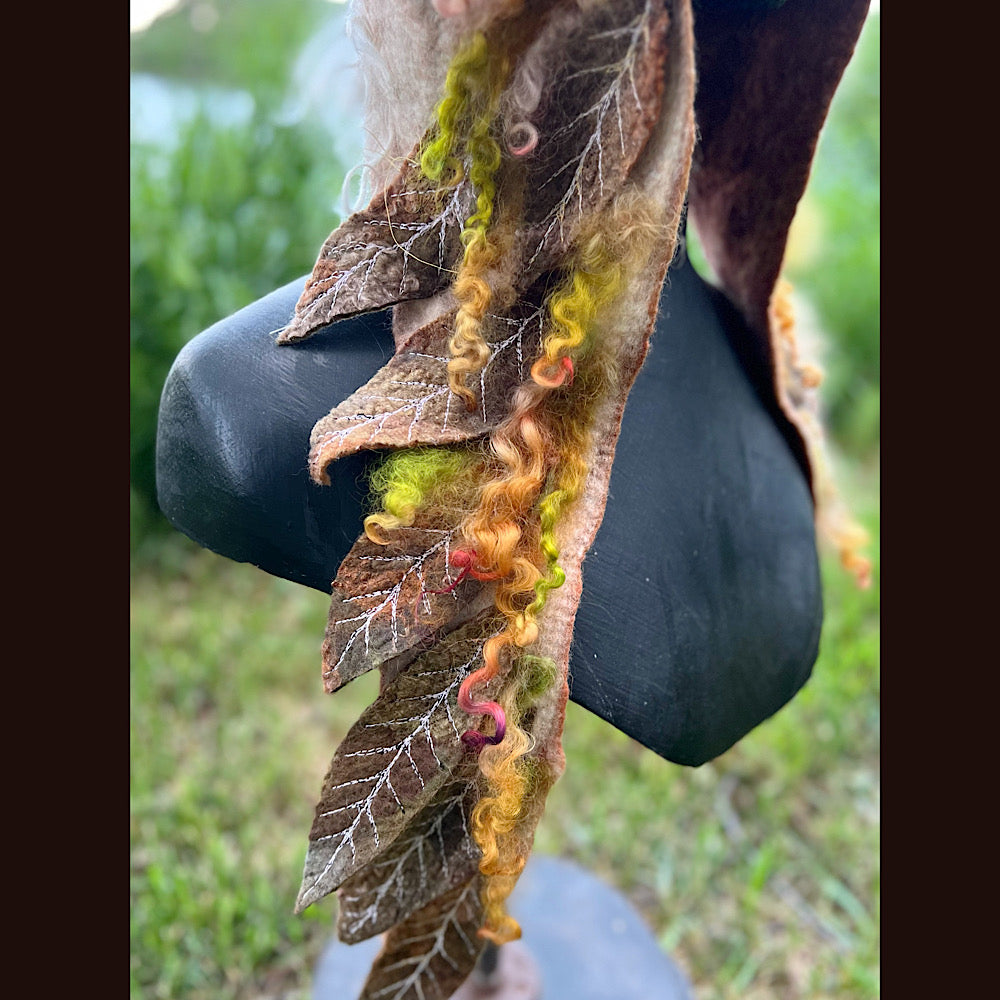 L’esprit des bois felted hood size 23.5” medium /large