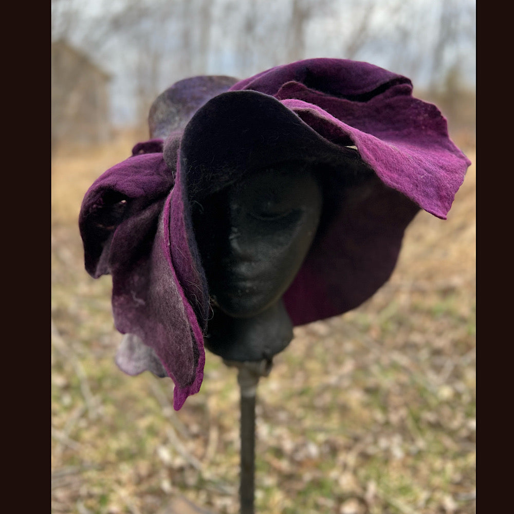 Large brim Felted hat with bow 23” 3/4 medium large