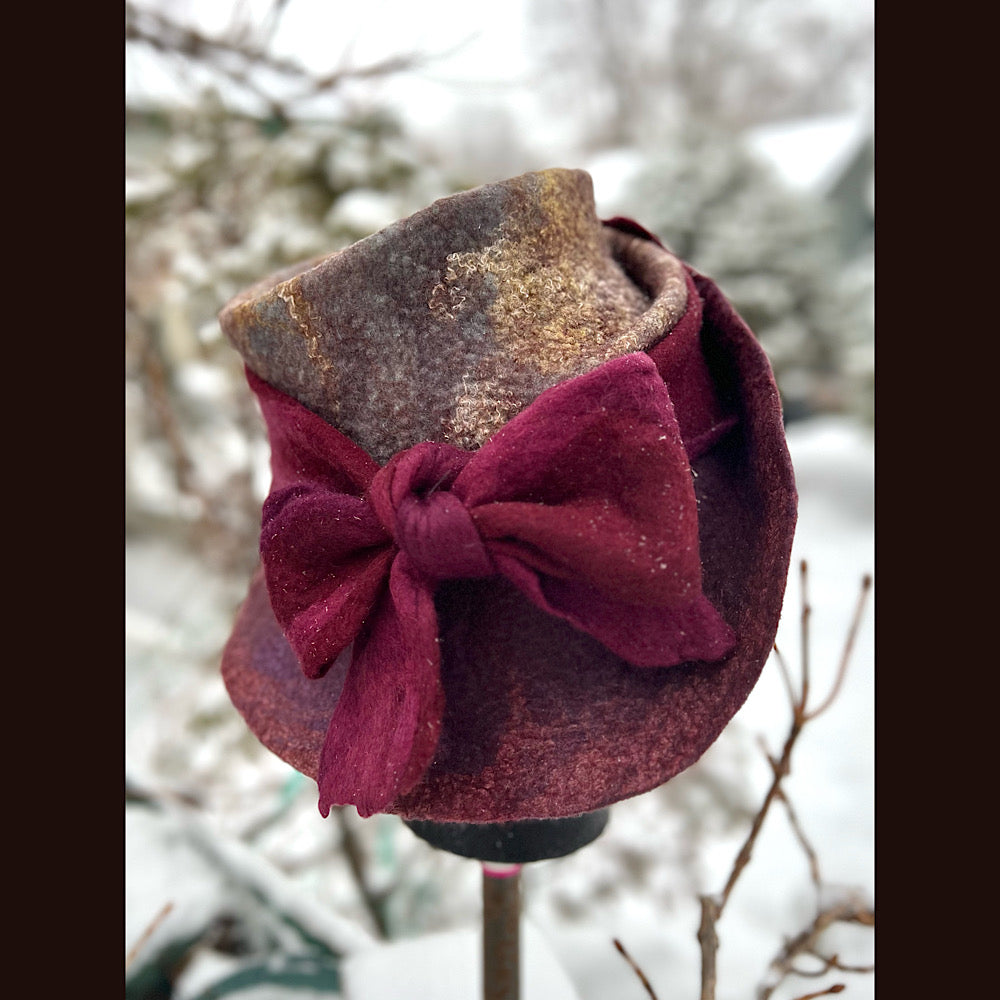 Felted top hat with bow 23” 1/2 medium