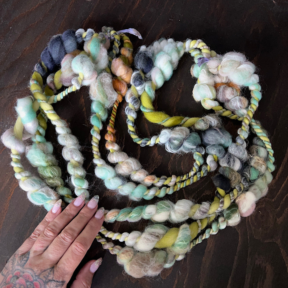 Jumbo spiral yarn for weaving