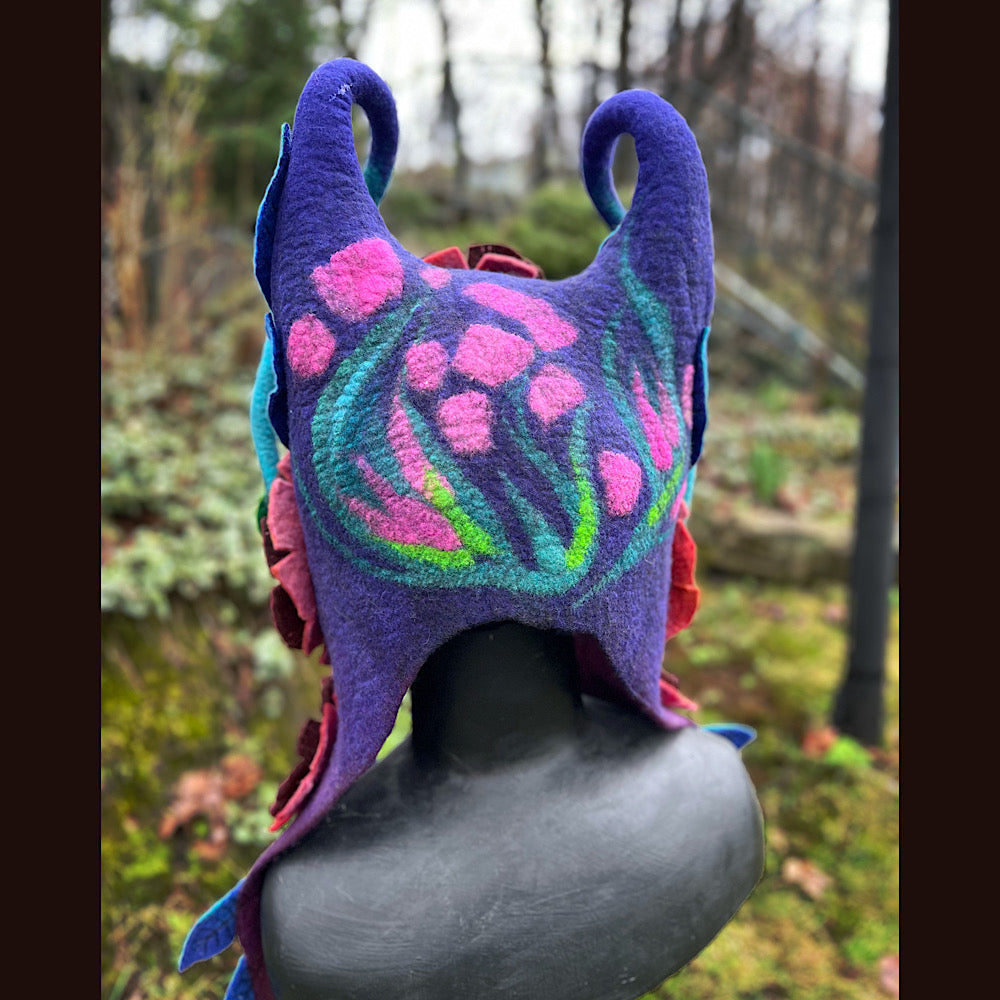 L’esprit des bois felted hood size medium