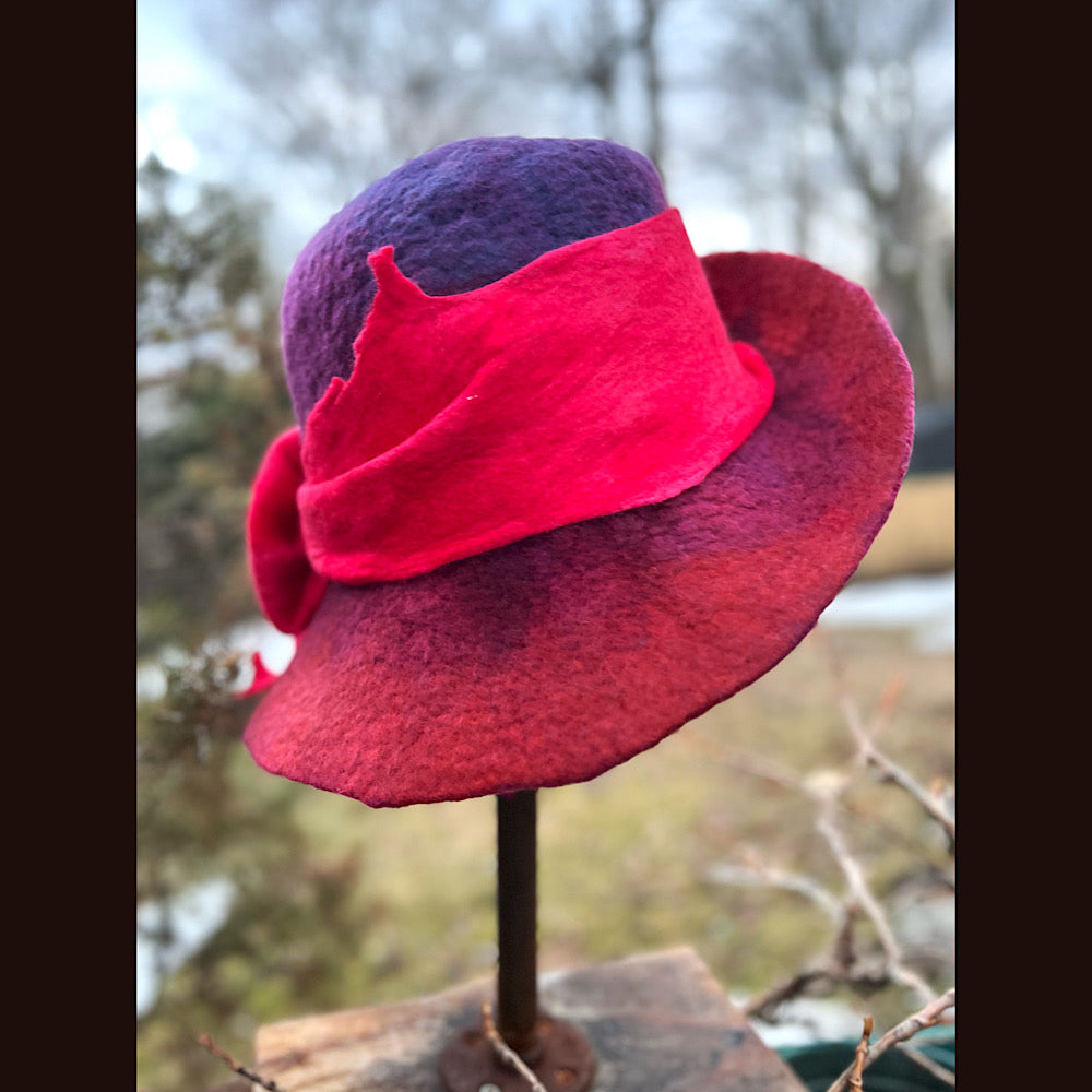 Felted top hat with bow 23” 1/2 medium