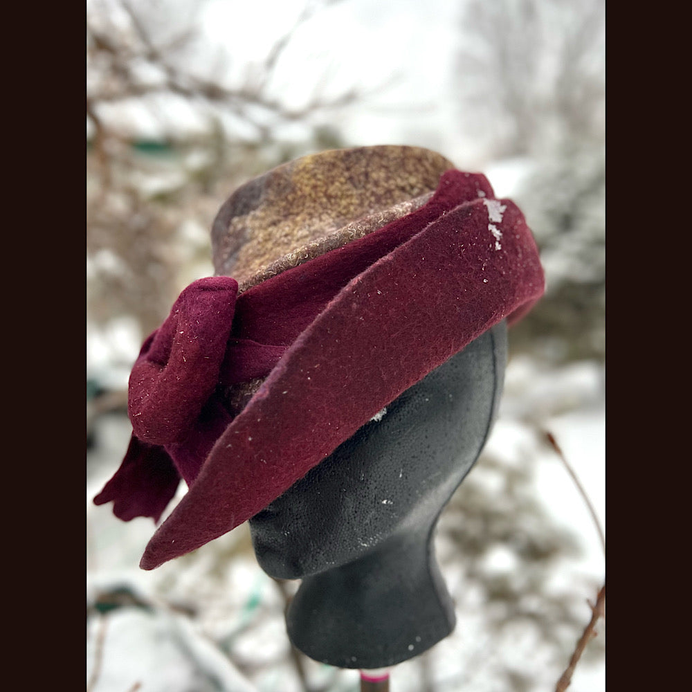 Felted top hat with bow 23” 1/2 medium