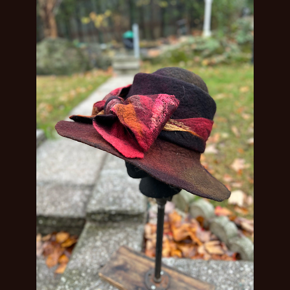 Felted top hat with bow 23” medium