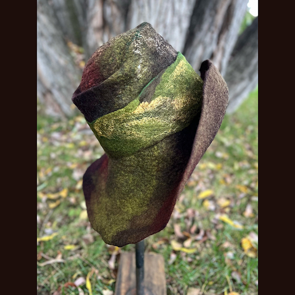 Felted top hat with bow 23” medium