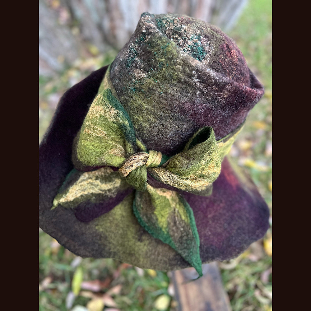 Felted top hat with bow 23” medium