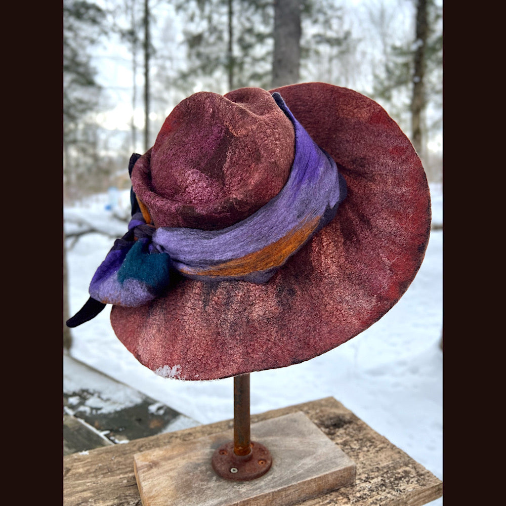 Felted top hat with bow 23” 1/2 medium