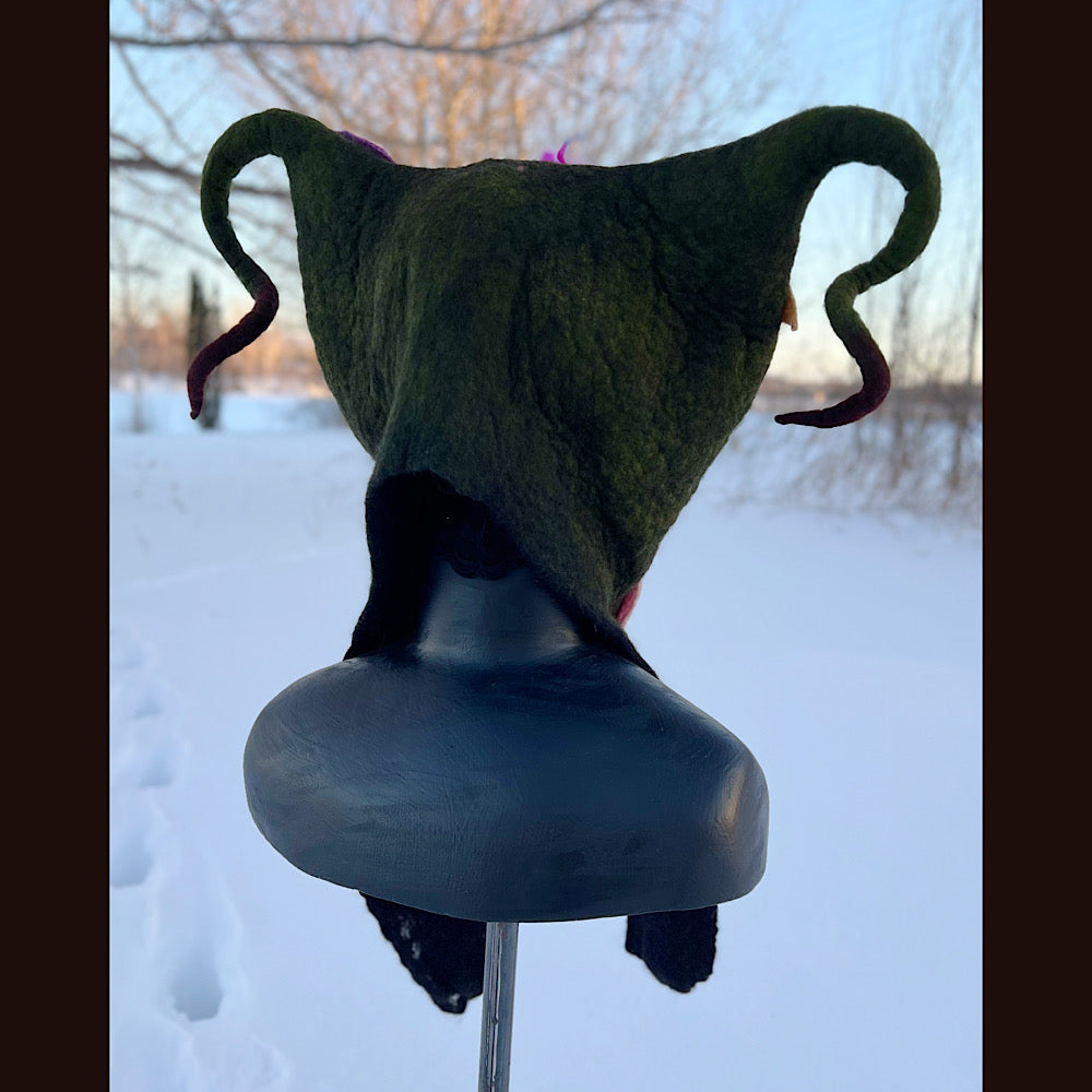 L’esprit des bois felted hood size 24” large