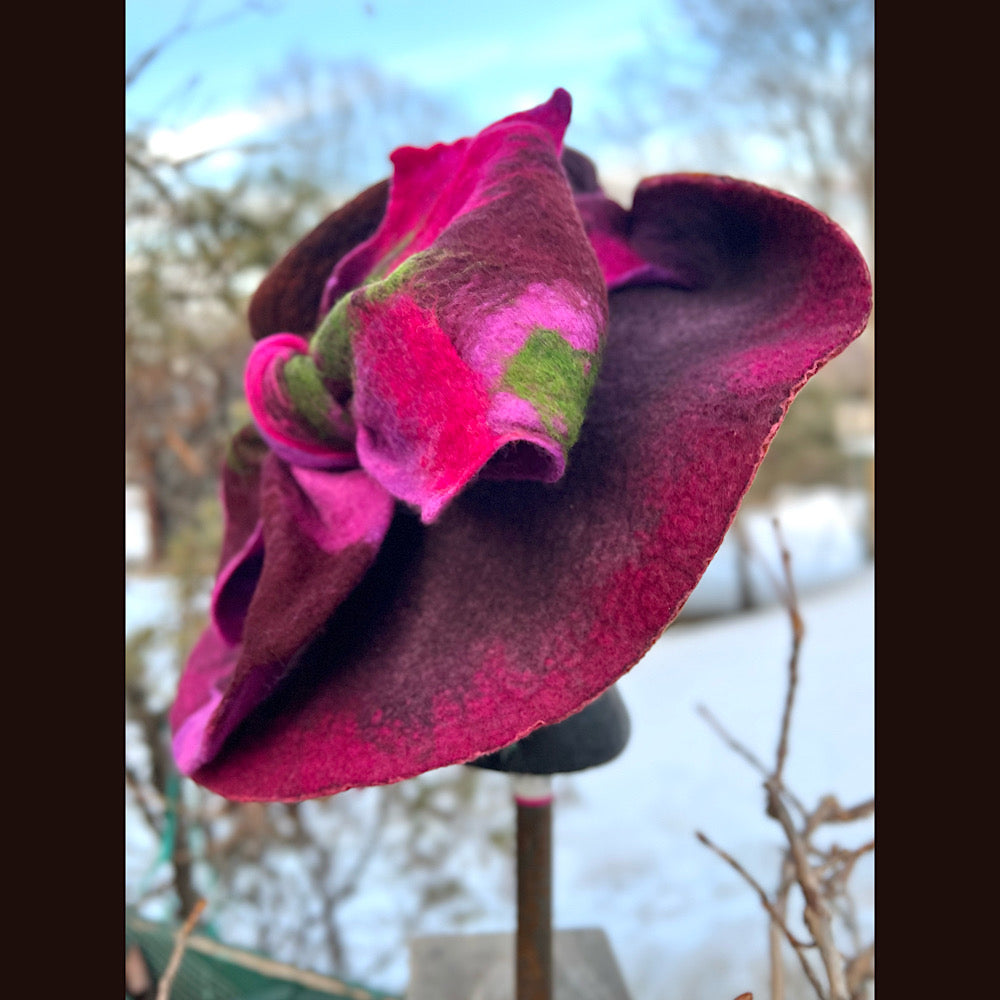 Felted top hat with bow 23” 1/2 medium