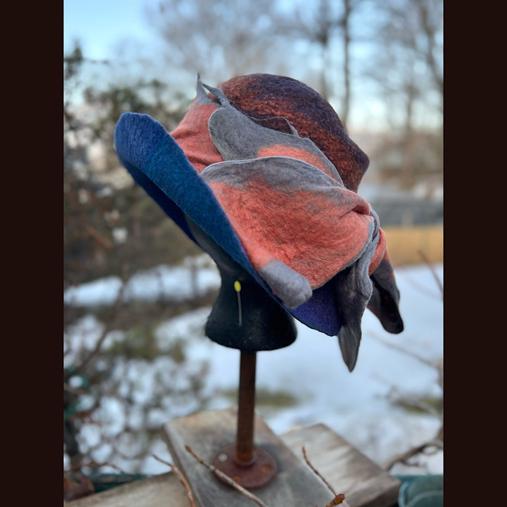 Felted top hat with bow 23” 1/2 medium