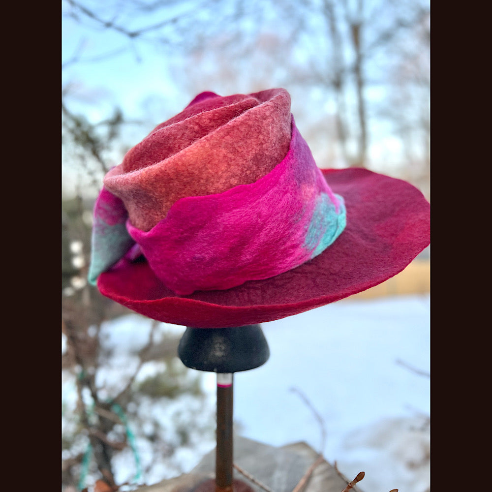 Felted top hat with bow 23” 1/2 medium