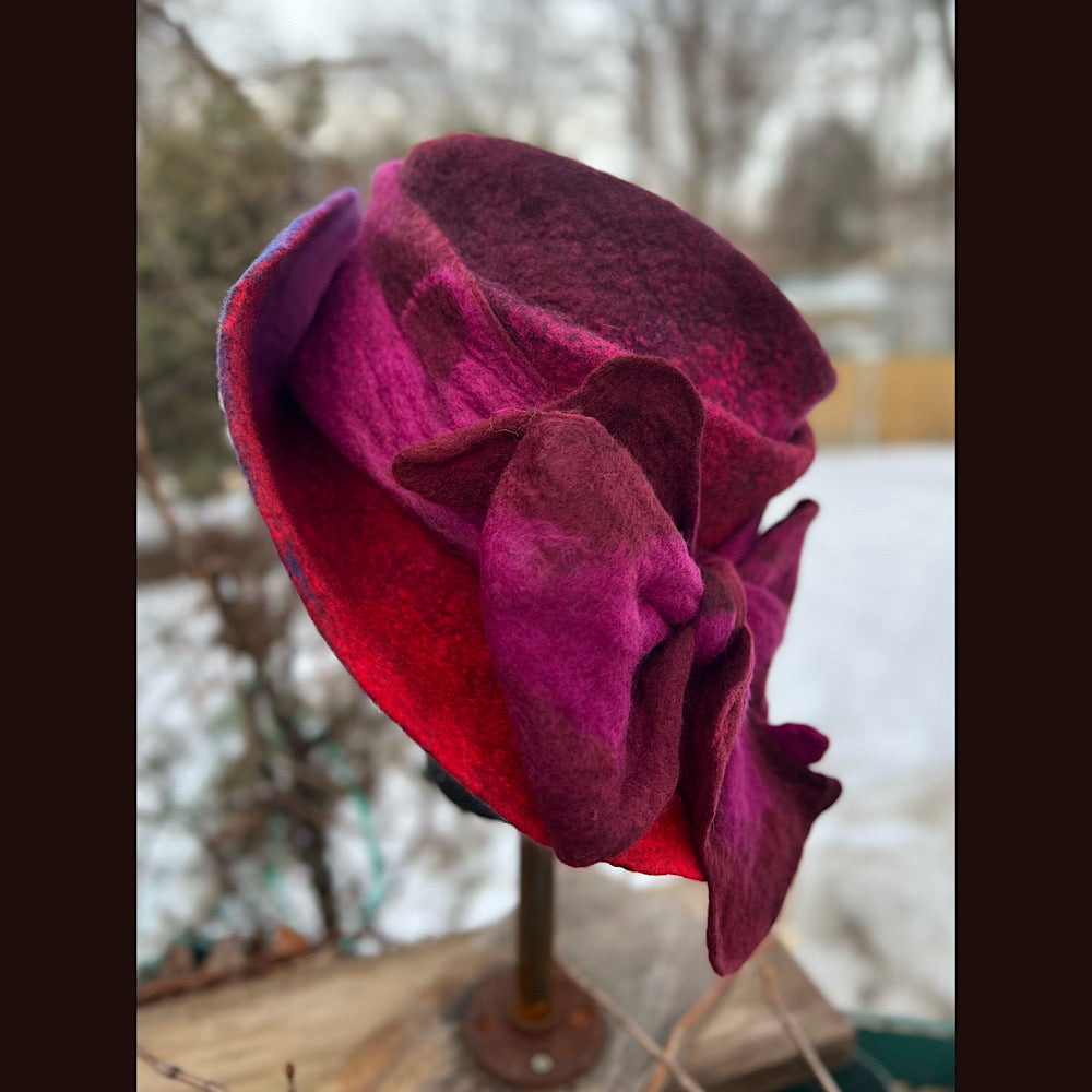 Felted top hat with bow 23” 1/2 medium