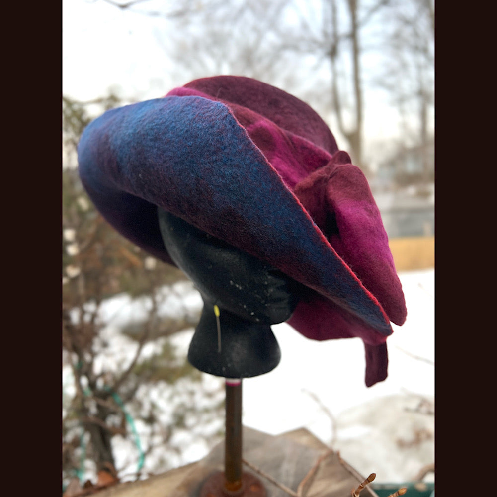Felted top hat with bow 23” 1/2 medium