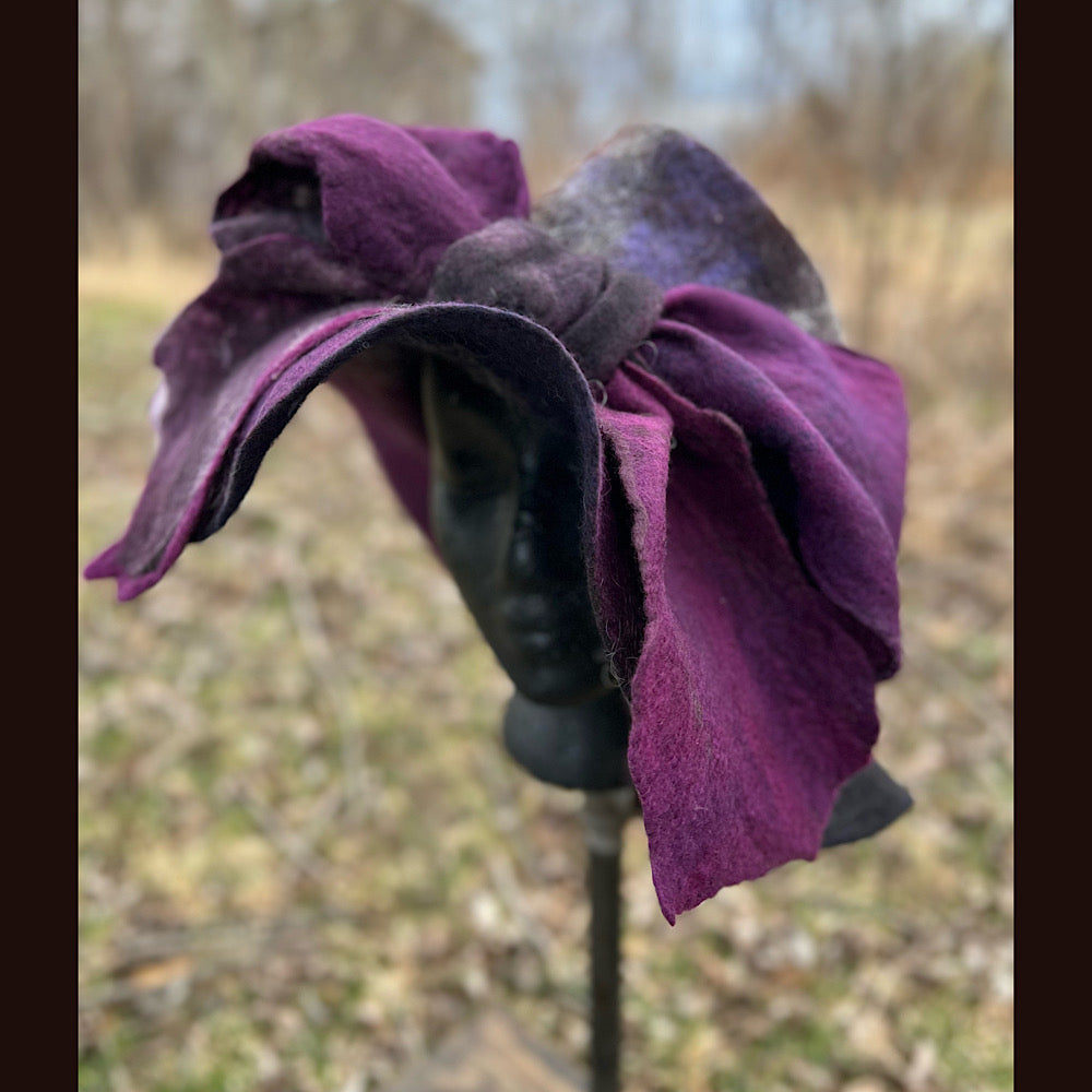 Large brim Felted hat with bow 23” 3/4 medium large