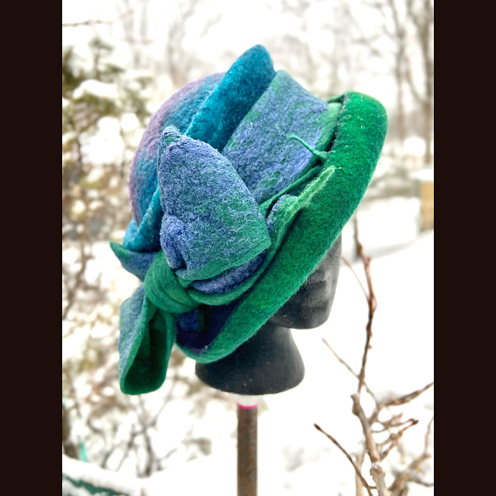 Felted top hat with bow 23” 1/2 medium