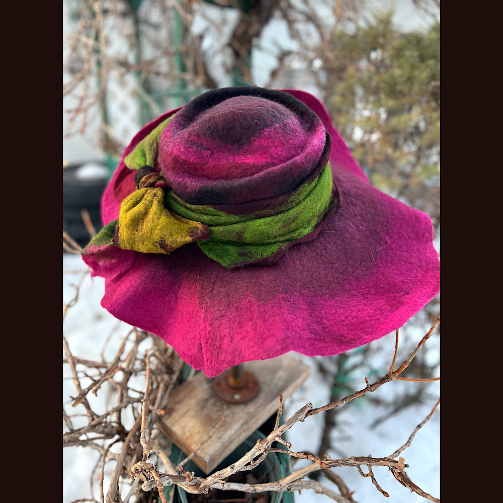 Felted top hat with bow 23” medium