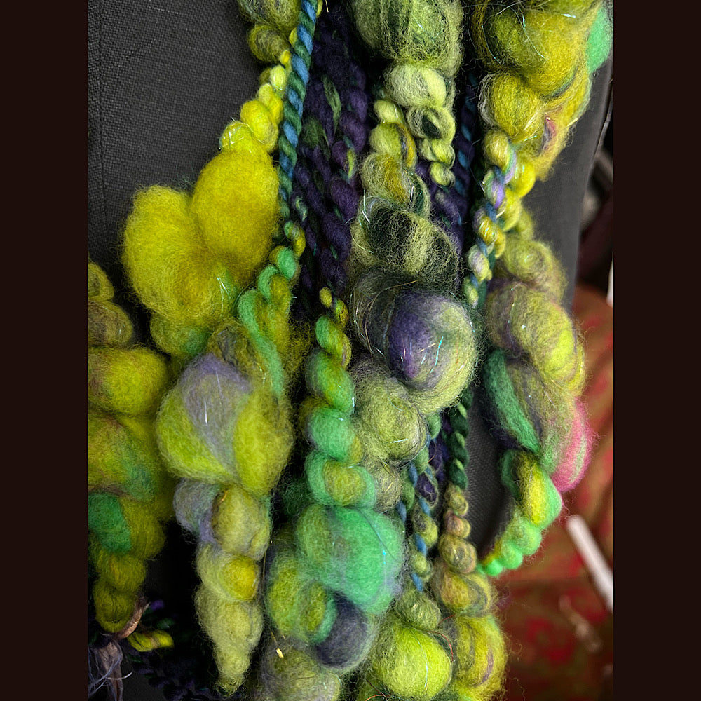 Art yarn beehives for weaving and knitting